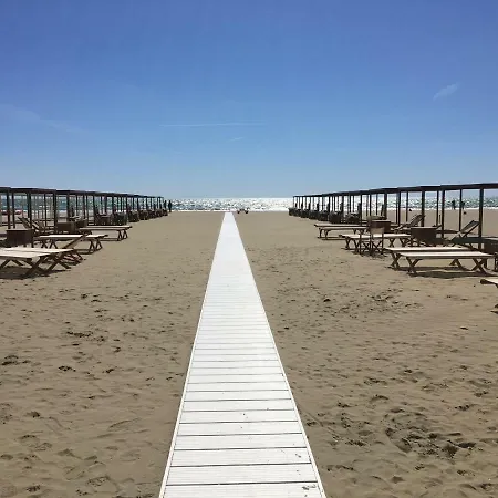 Exclusive Loft 300mt By The Sea Dei Marmi *